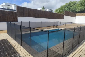 vallas-de-seguridad-para-piscinas-tarima